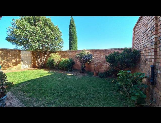 2 BEDROOM TOWNHOUSE FOR SALE IN ELARDUSPARK